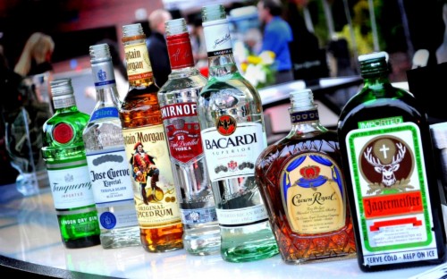 Liquor Bottles (#1766980) - HD Wallpaper & Backgrounds Download