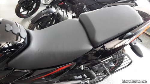 pulsar 180 seat price