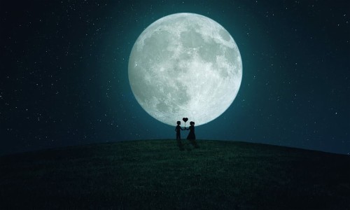 Silhouette Photo Of Boy And Girl Under The Moon, Couple, - 待ち受け 月 ...