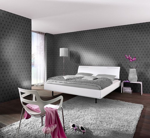 Strip Of Wallpaper Behind Bed (#3013409) - HD Wallpaper & Backgrounds