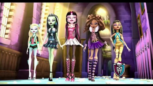 Monster High: Frankie Stein e Holt Hyde si baciano