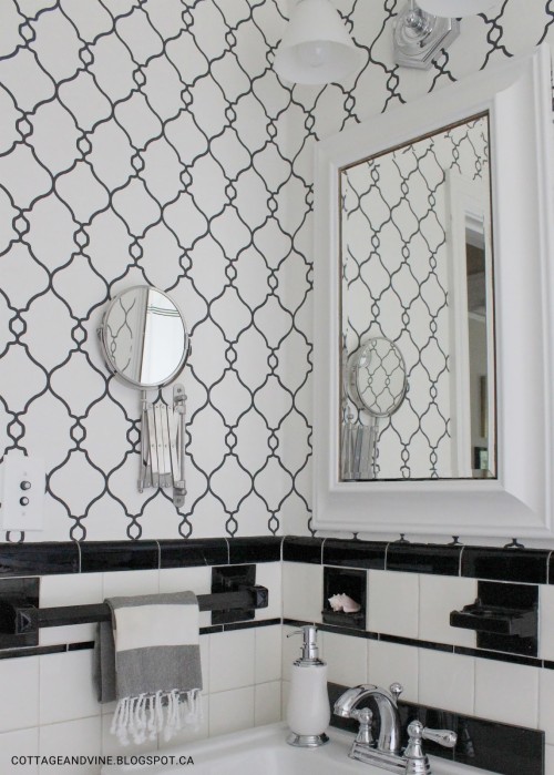 Lattice Wallpaper - Black And White Chainlink Wallpaper Bathroom