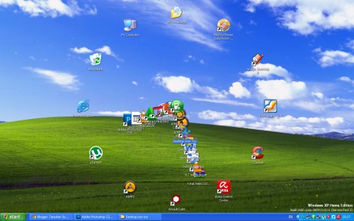 Windows 10 With Xp Taskbar And Wallpaper - Windows Xp Wallpaper For ...