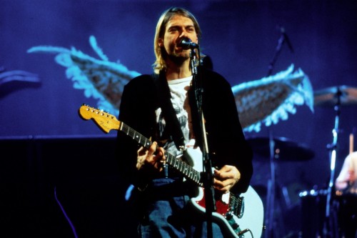 Kurt Cobain Wallpaper 4k - Kurt Cobain With Guitar (#488312) - HD ...