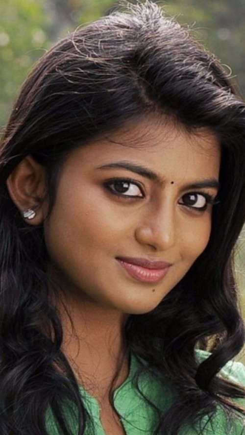Tamil Actress Hd Wallpaper Download Tamil Nena Nuvva Shriya Sharan